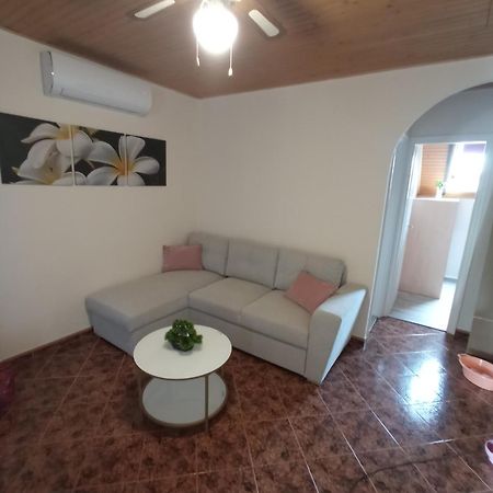 Szemes Apartman Balaton Villa Balatonszárszó Esterno foto