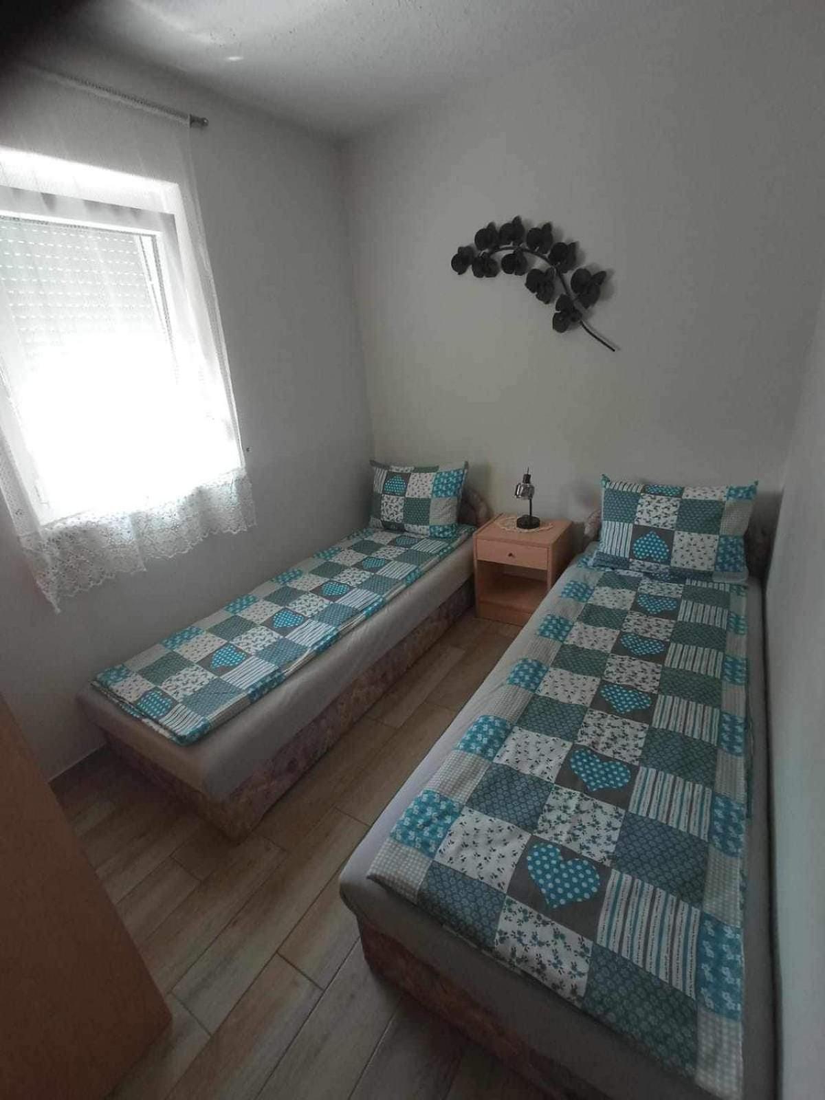 Szemes Apartman Balaton Villa Balatonszárszó Esterno foto