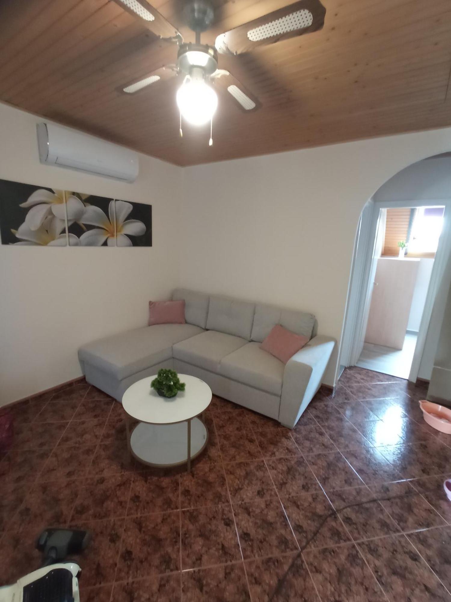 Szemes Apartman Balaton Villa Balatonszárszó Esterno foto